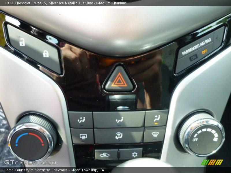 Silver Ice Metallic / Jet Black/Medium Titanium 2014 Chevrolet Cruze LS