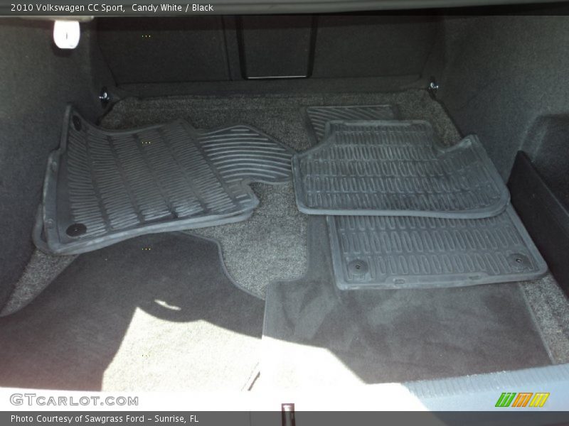 Candy White / Black 2010 Volkswagen CC Sport