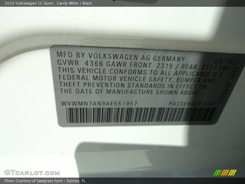 Candy White / Black 2010 Volkswagen CC Sport