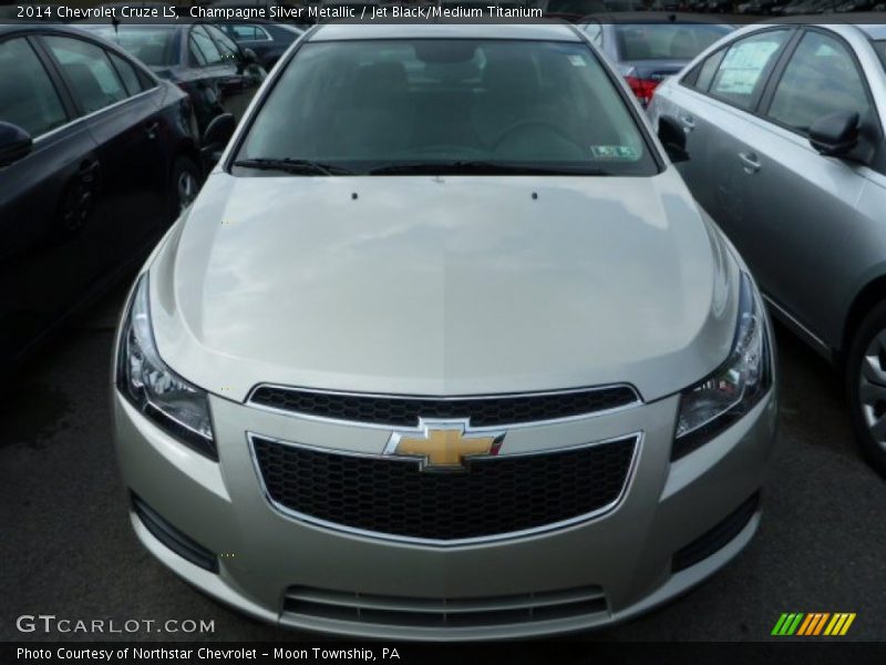 Champagne Silver Metallic / Jet Black/Medium Titanium 2014 Chevrolet Cruze LS