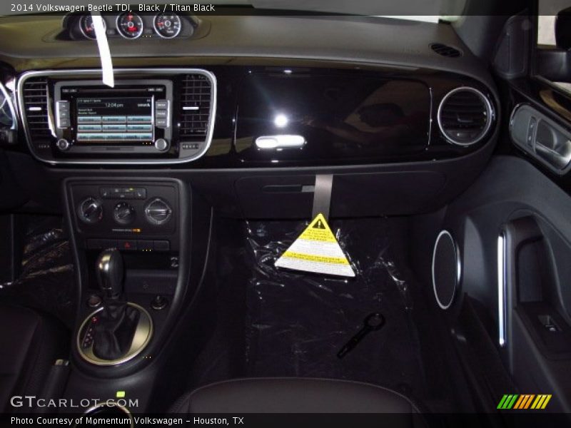Black / Titan Black 2014 Volkswagen Beetle TDI