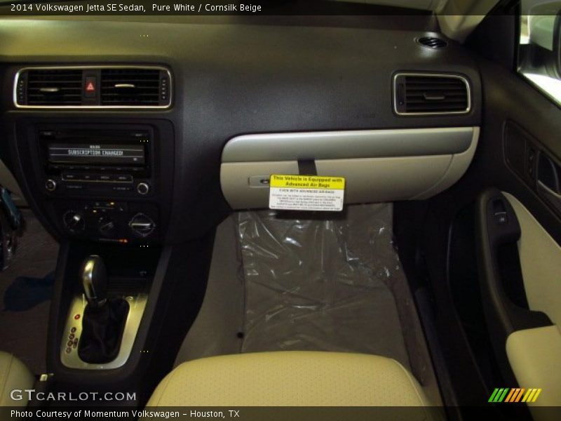 Pure White / Cornsilk Beige 2014 Volkswagen Jetta SE Sedan