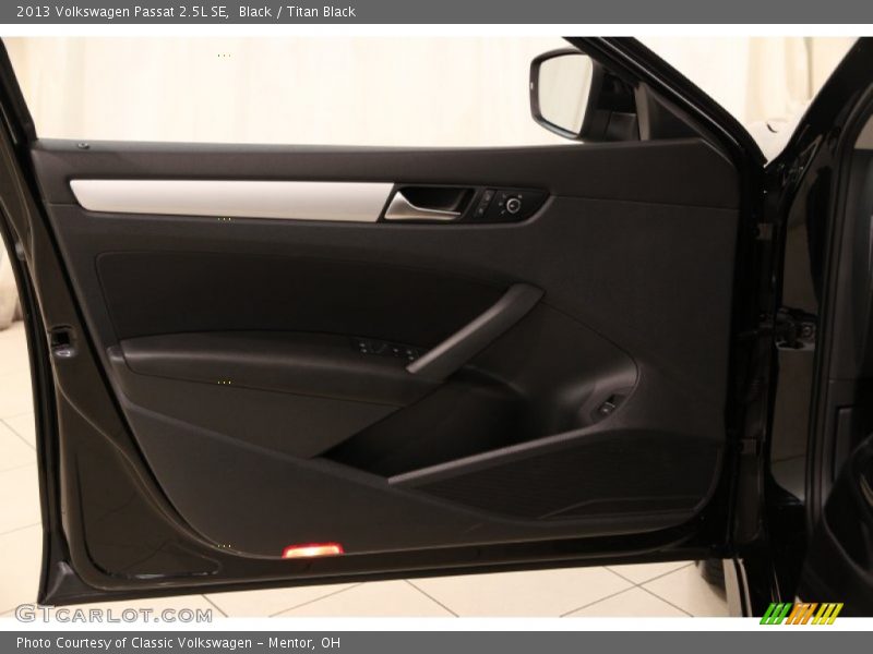 Black / Titan Black 2013 Volkswagen Passat 2.5L SE