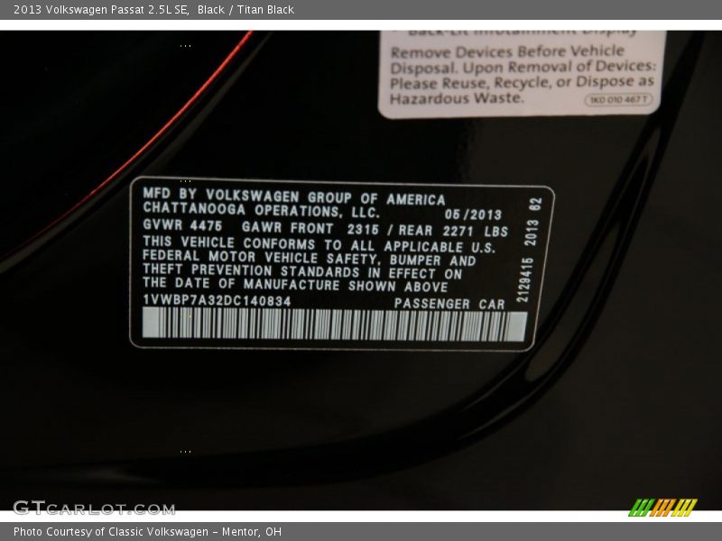 Black / Titan Black 2013 Volkswagen Passat 2.5L SE