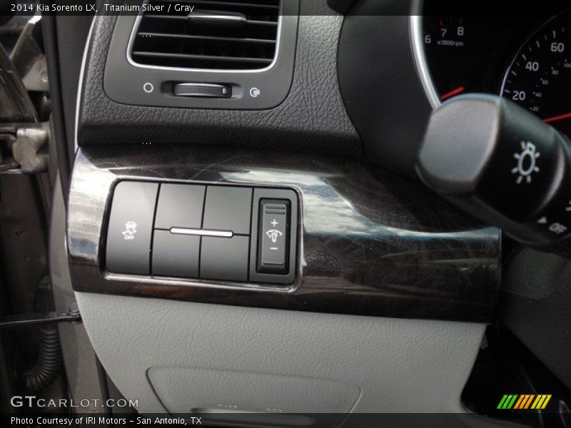 Titanium Silver / Gray 2014 Kia Sorento LX