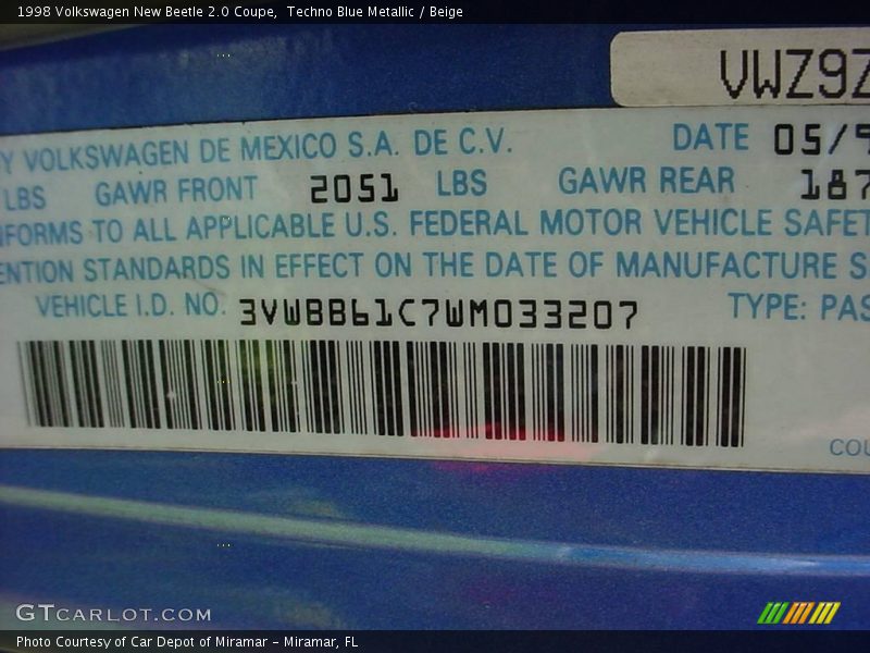 Techno Blue Metallic / Beige 1998 Volkswagen New Beetle 2.0 Coupe