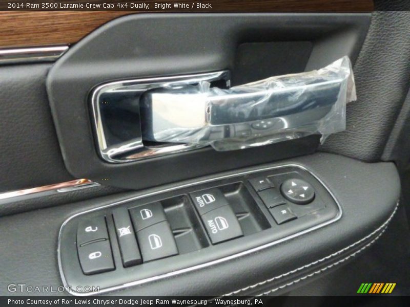 Bright White / Black 2014 Ram 3500 Laramie Crew Cab 4x4 Dually