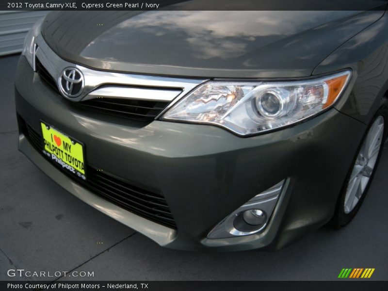Cypress Green Pearl / Ivory 2012 Toyota Camry XLE