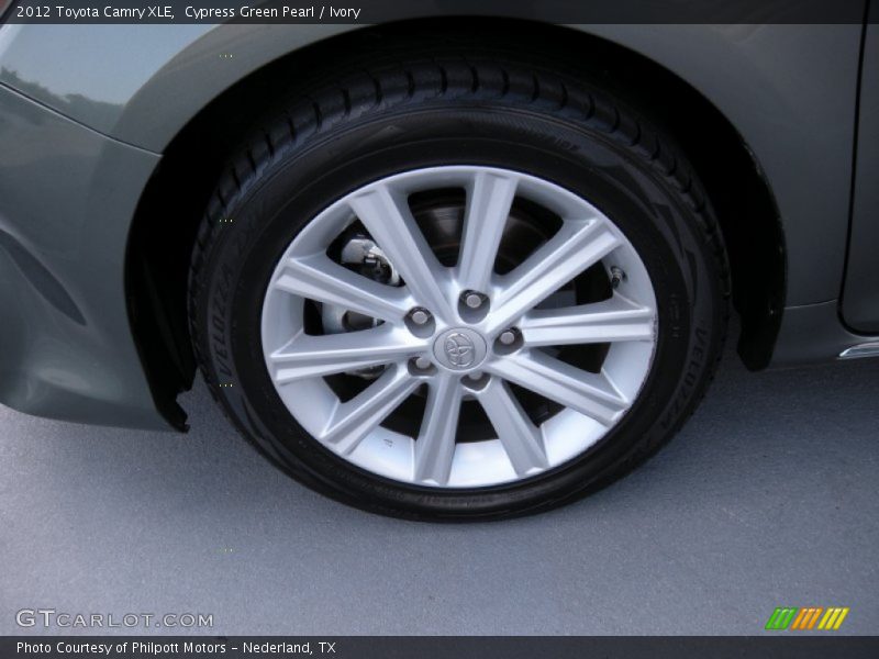 Cypress Green Pearl / Ivory 2012 Toyota Camry XLE