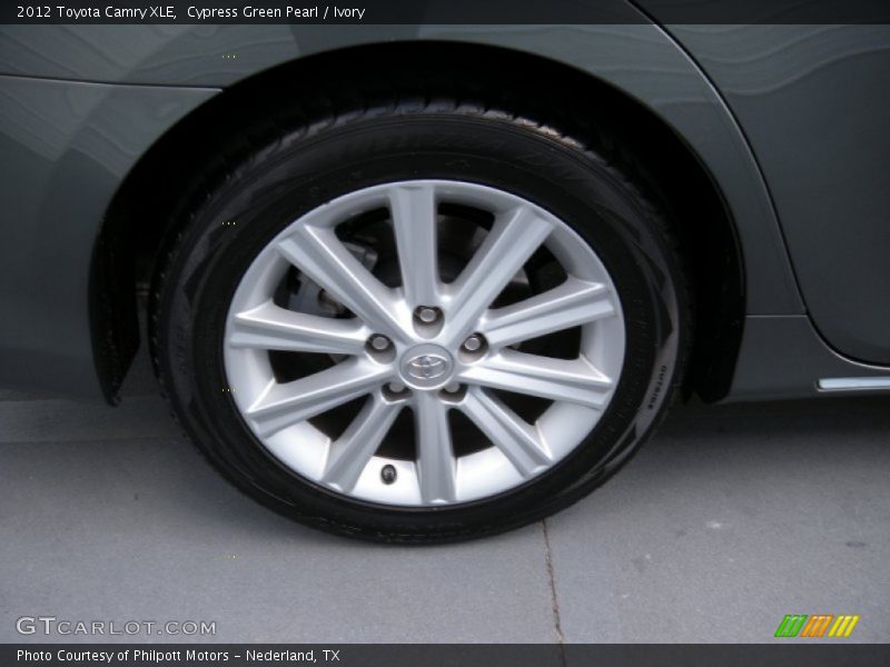 Cypress Green Pearl / Ivory 2012 Toyota Camry XLE