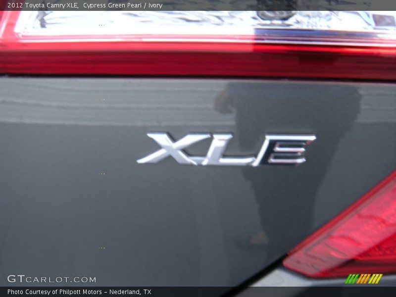 Cypress Green Pearl / Ivory 2012 Toyota Camry XLE