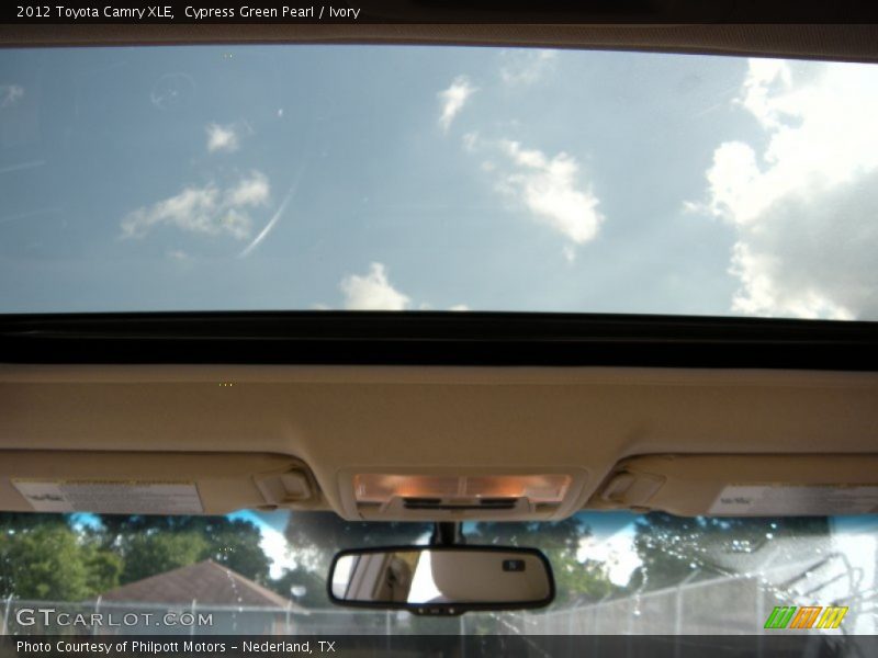 Cypress Green Pearl / Ivory 2012 Toyota Camry XLE