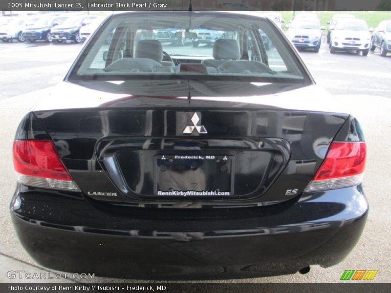 Labrador Black Pearl / Gray 2005 Mitsubishi Lancer ES