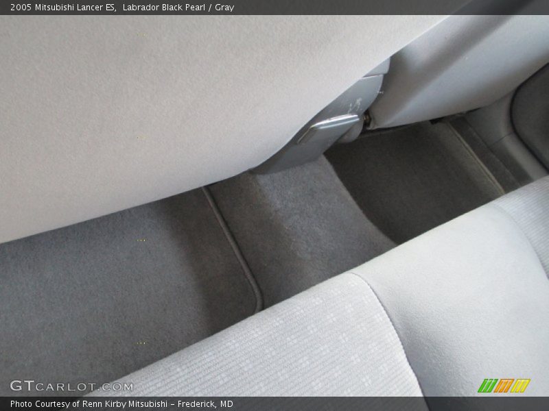 Labrador Black Pearl / Gray 2005 Mitsubishi Lancer ES