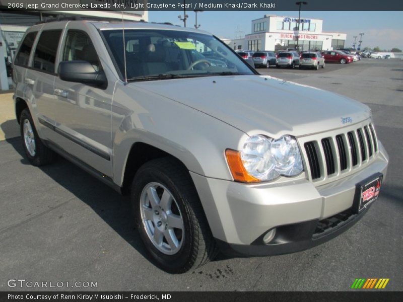 Light Graystone Pearl / Medium Khaki/Dark Khaki 2009 Jeep Grand Cherokee Laredo 4x4