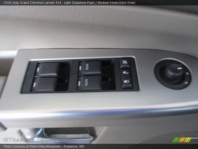 Light Graystone Pearl / Medium Khaki/Dark Khaki 2009 Jeep Grand Cherokee Laredo 4x4