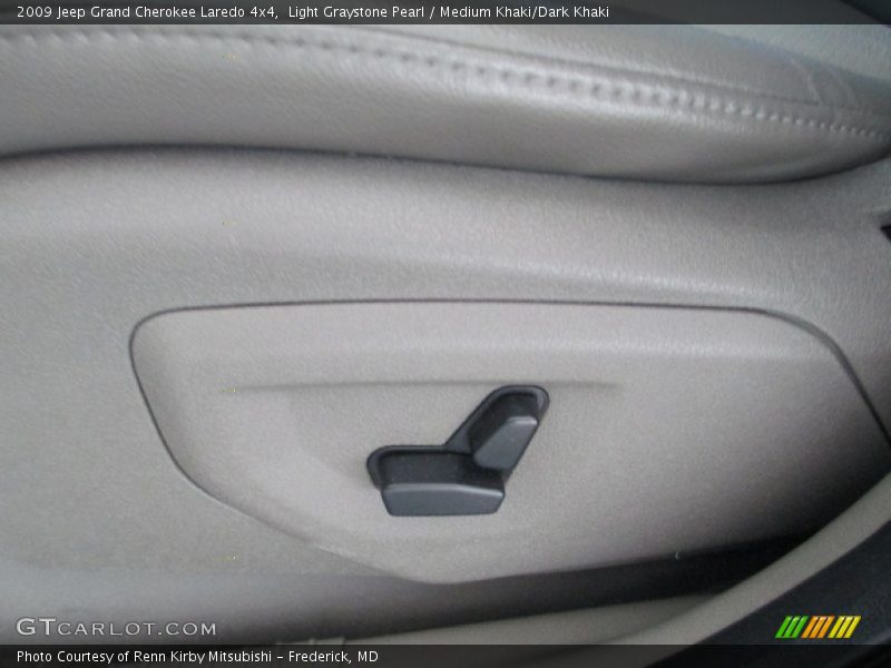 Light Graystone Pearl / Medium Khaki/Dark Khaki 2009 Jeep Grand Cherokee Laredo 4x4