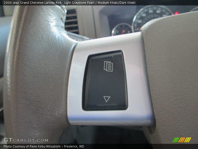 Light Graystone Pearl / Medium Khaki/Dark Khaki 2009 Jeep Grand Cherokee Laredo 4x4