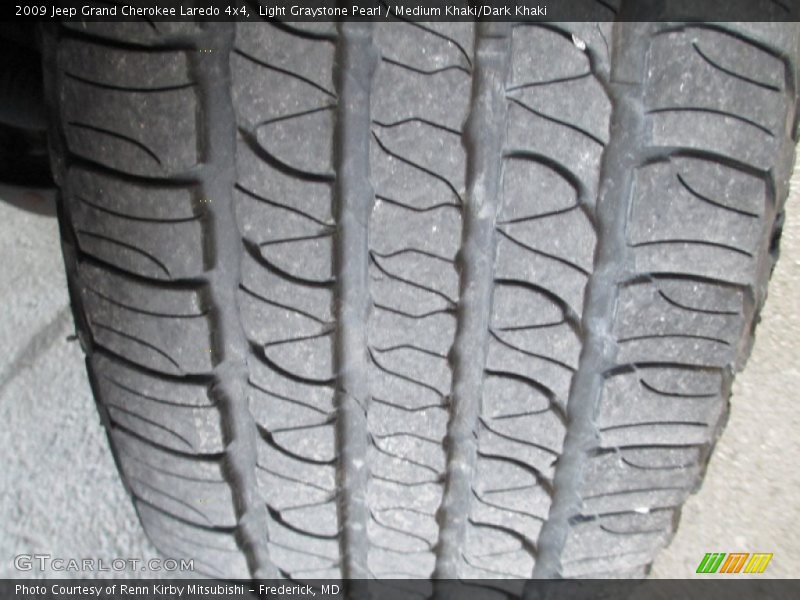 Light Graystone Pearl / Medium Khaki/Dark Khaki 2009 Jeep Grand Cherokee Laredo 4x4