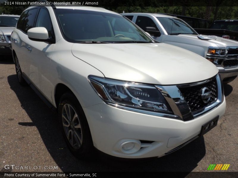 Moonlight White / Almond 2014 Nissan Pathfinder SV