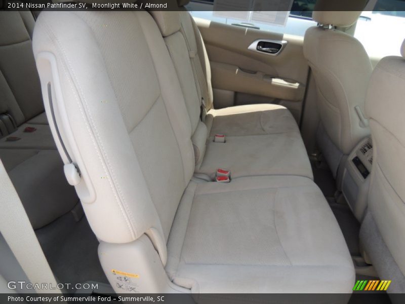 Moonlight White / Almond 2014 Nissan Pathfinder SV