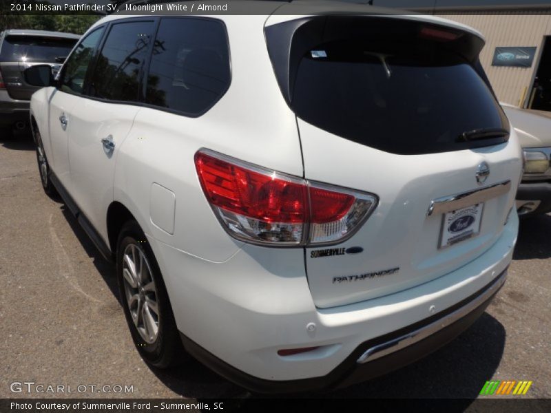 Moonlight White / Almond 2014 Nissan Pathfinder SV