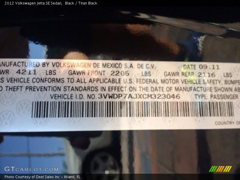 Black / Titan Black 2012 Volkswagen Jetta SE Sedan