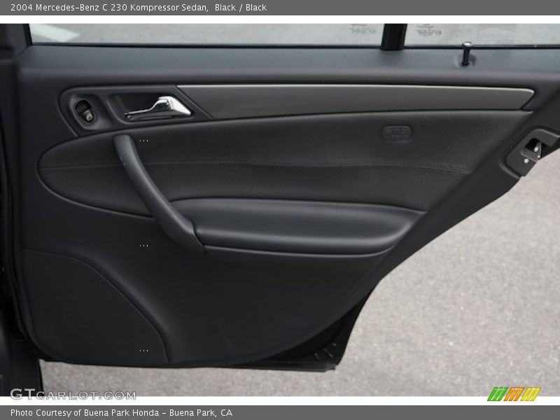 Black / Black 2004 Mercedes-Benz C 230 Kompressor Sedan
