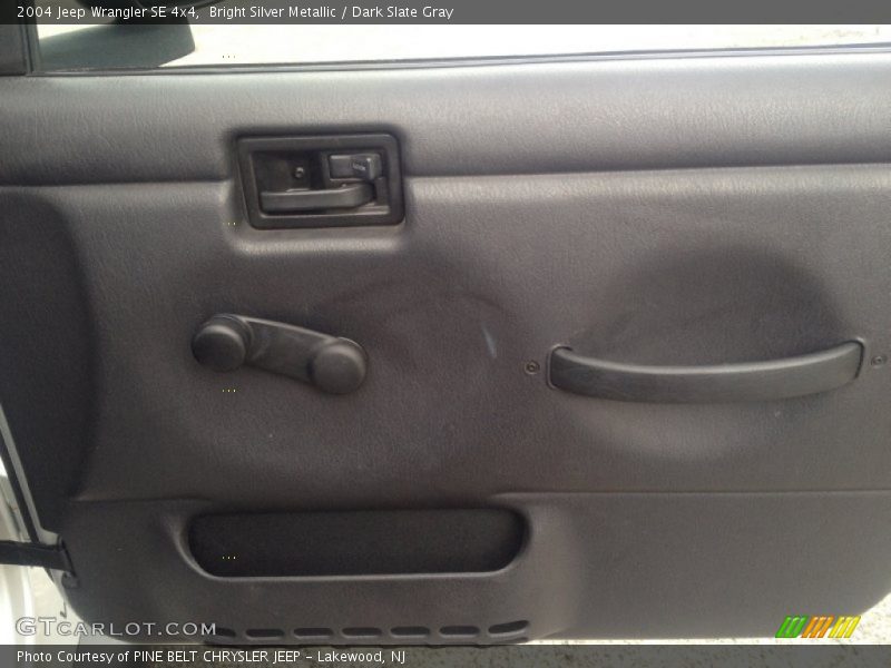 Bright Silver Metallic / Dark Slate Gray 2004 Jeep Wrangler SE 4x4