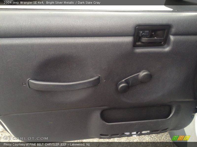 Bright Silver Metallic / Dark Slate Gray 2004 Jeep Wrangler SE 4x4