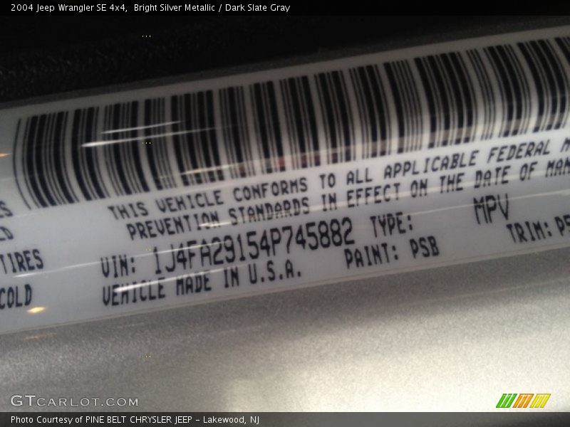 Bright Silver Metallic / Dark Slate Gray 2004 Jeep Wrangler SE 4x4