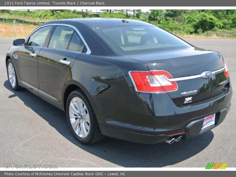 Tuxedo Black / Charcoal Black 2011 Ford Taurus Limited