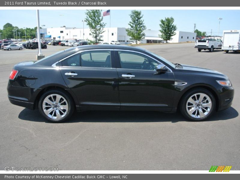 Tuxedo Black / Charcoal Black 2011 Ford Taurus Limited