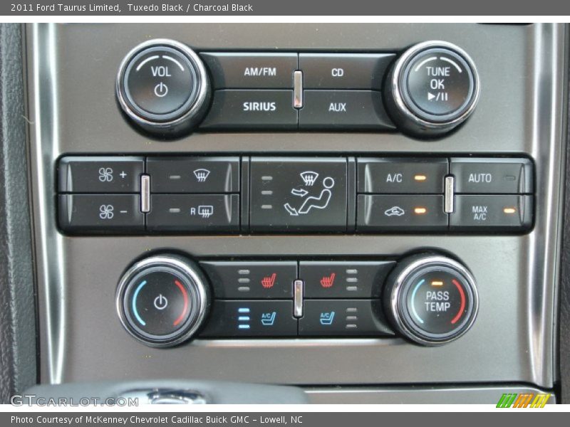 Tuxedo Black / Charcoal Black 2011 Ford Taurus Limited