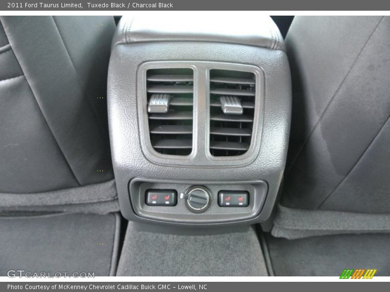 Tuxedo Black / Charcoal Black 2011 Ford Taurus Limited