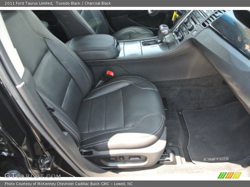 Tuxedo Black / Charcoal Black 2011 Ford Taurus Limited