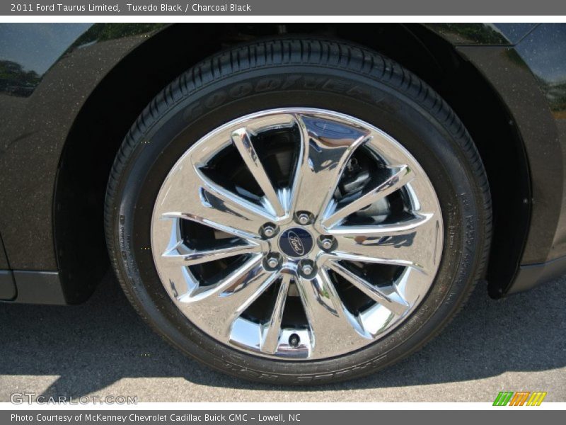 Tuxedo Black / Charcoal Black 2011 Ford Taurus Limited