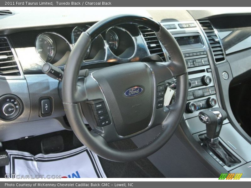 Tuxedo Black / Charcoal Black 2011 Ford Taurus Limited