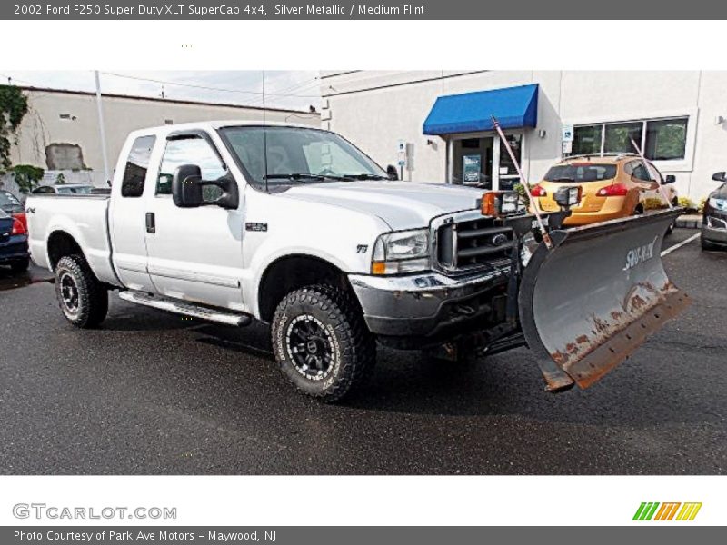 Silver Metallic / Medium Flint 2002 Ford F250 Super Duty XLT SuperCab 4x4