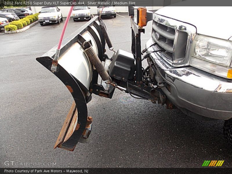 Silver Metallic / Medium Flint 2002 Ford F250 Super Duty XLT SuperCab 4x4