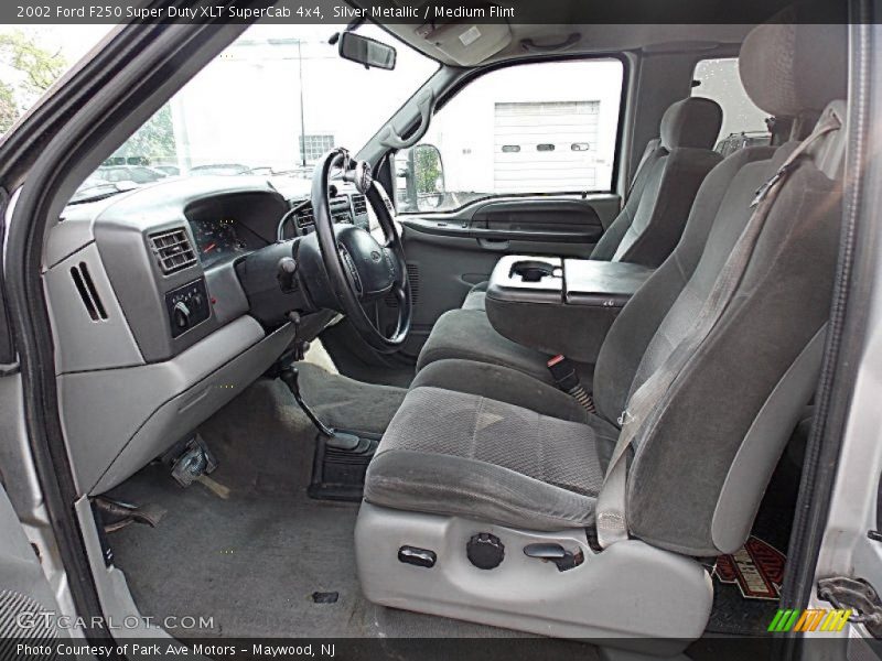 Silver Metallic / Medium Flint 2002 Ford F250 Super Duty XLT SuperCab 4x4