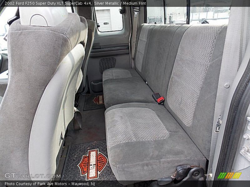 Silver Metallic / Medium Flint 2002 Ford F250 Super Duty XLT SuperCab 4x4