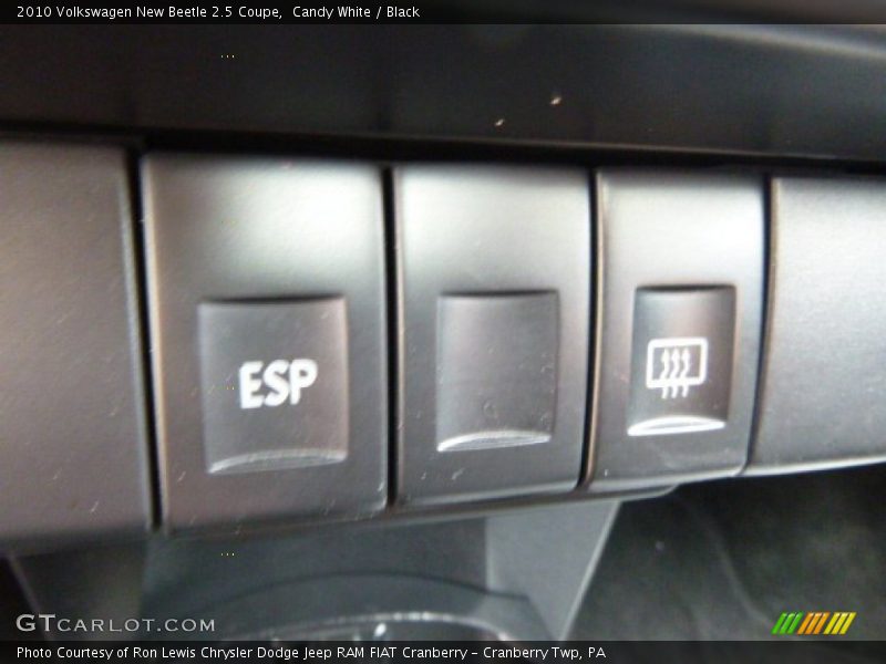 Candy White / Black 2010 Volkswagen New Beetle 2.5 Coupe