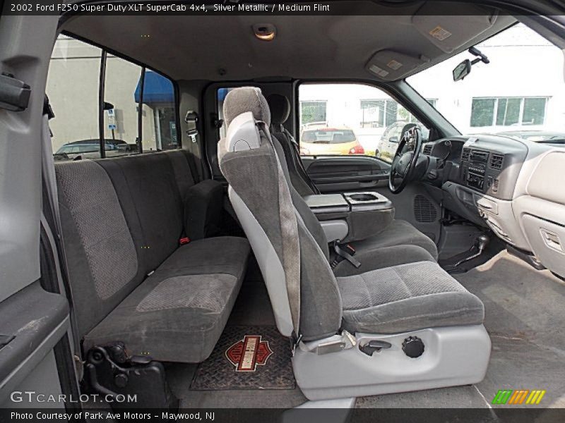 Silver Metallic / Medium Flint 2002 Ford F250 Super Duty XLT SuperCab 4x4