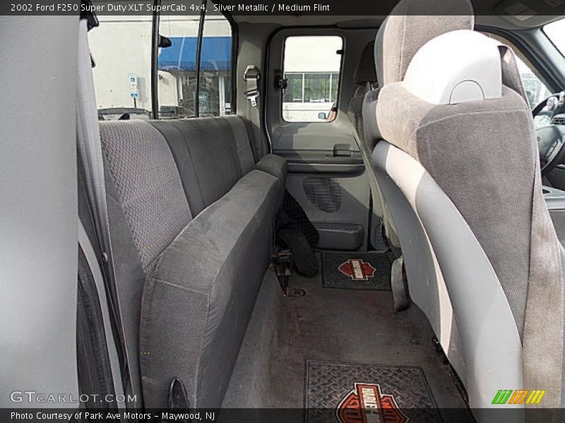 Silver Metallic / Medium Flint 2002 Ford F250 Super Duty XLT SuperCab 4x4