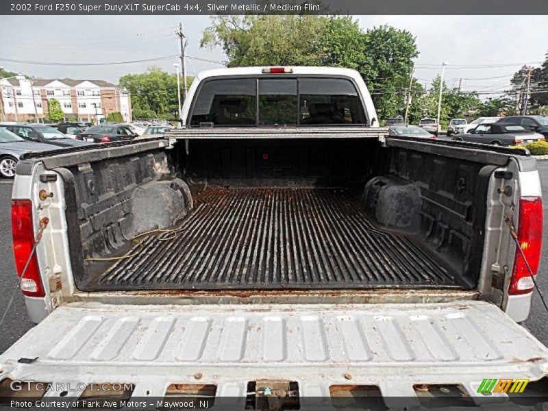 Silver Metallic / Medium Flint 2002 Ford F250 Super Duty XLT SuperCab 4x4