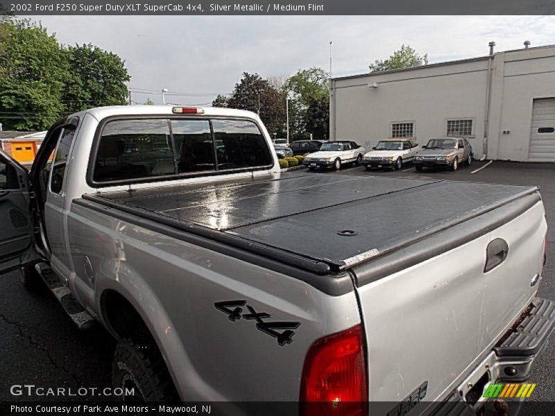 Silver Metallic / Medium Flint 2002 Ford F250 Super Duty XLT SuperCab 4x4