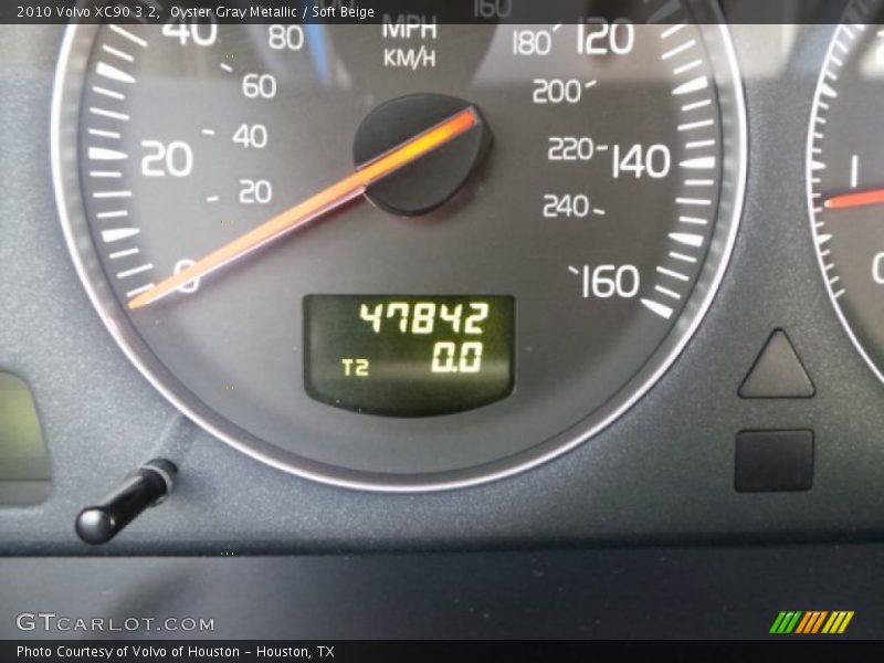 Oyster Gray Metallic / Soft Beige 2010 Volvo XC90 3.2