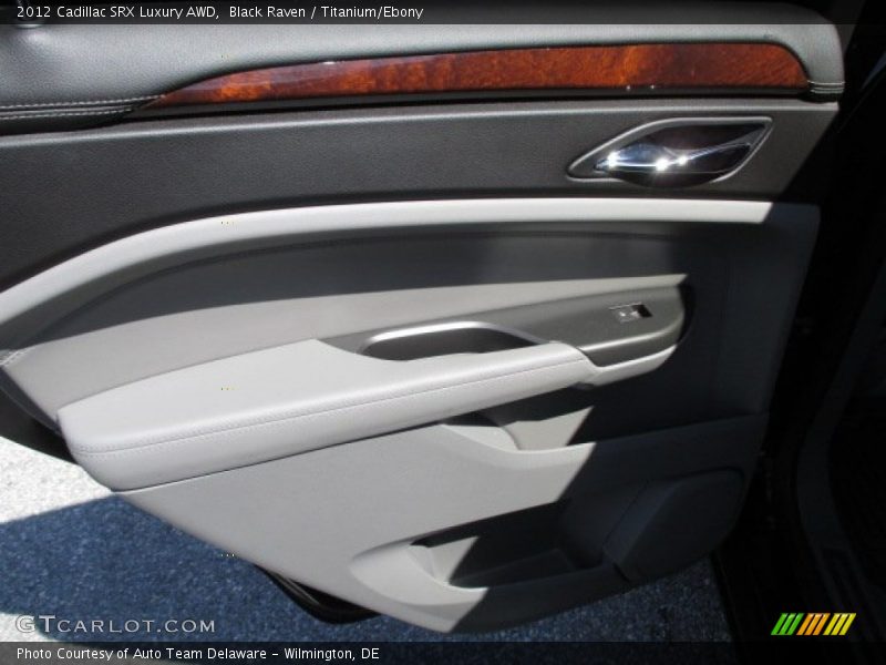Black Raven / Titanium/Ebony 2012 Cadillac SRX Luxury AWD