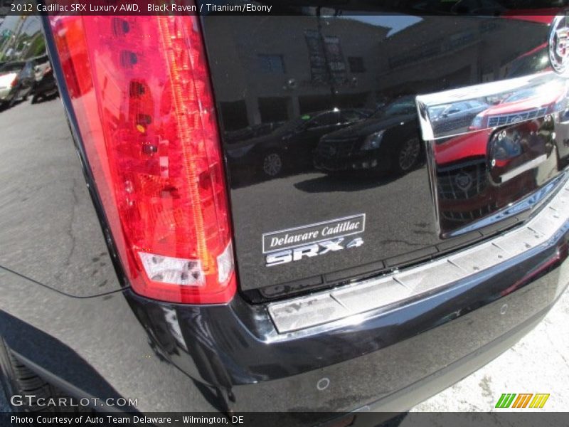 Black Raven / Titanium/Ebony 2012 Cadillac SRX Luxury AWD